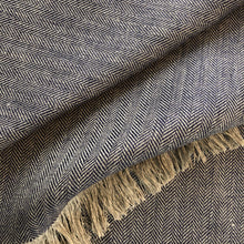 Load image into Gallery viewer, Linen Throw in Deep Lavender - James & May