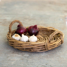 Load image into Gallery viewer, Onion Tray - James & May